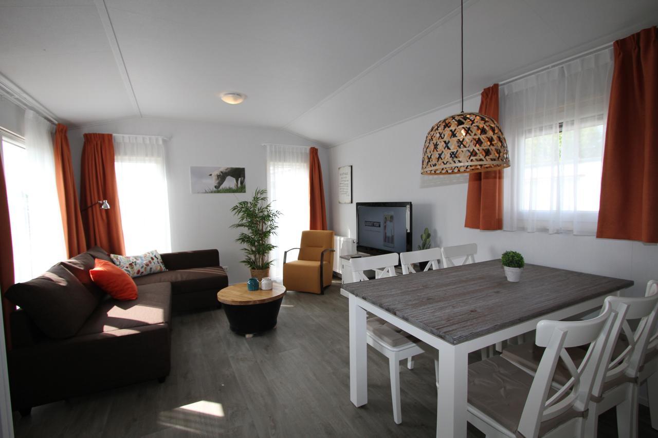Ijsselmeer-Chalet Nr. 66 Molkwerum Extérieur photo